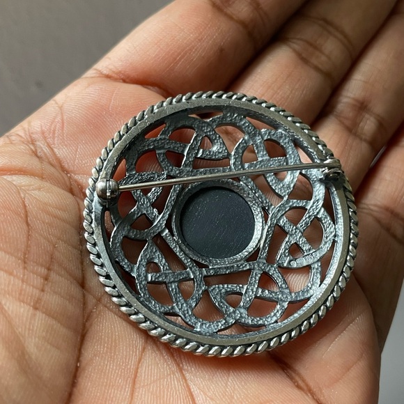 Celtic Onyx Dress Brooch in Sterling Silver - Picture 8 of 9